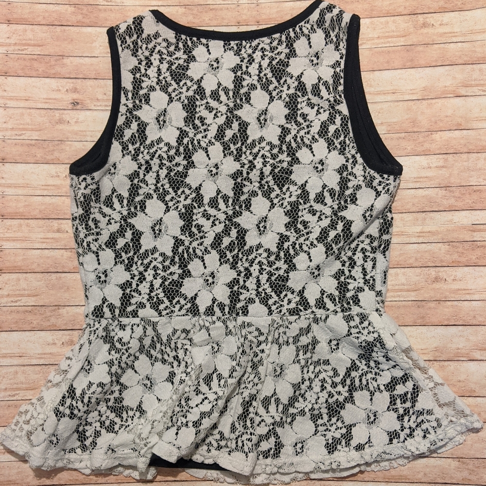 Pre-owned Small Forever21 Tank Top Black and White